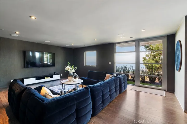 21826 Castlewood Drive, Malibu, California 90265