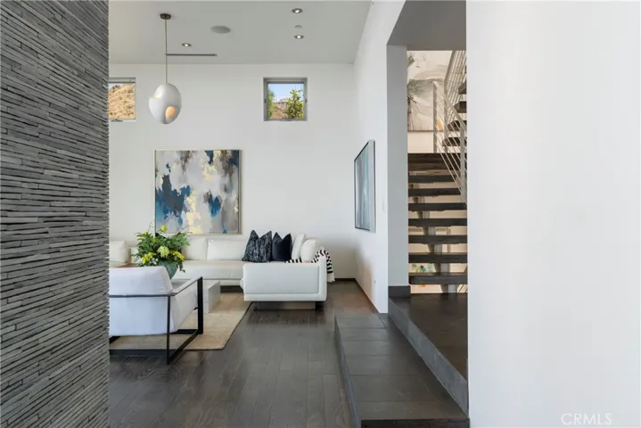 21826 Castlewood Drive, Malibu, California 90265