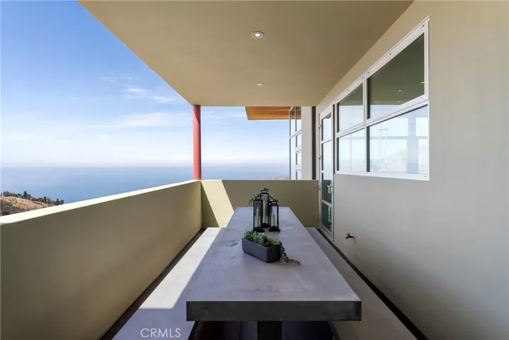 21826 Castlewood Drive, Malibu, California 90265