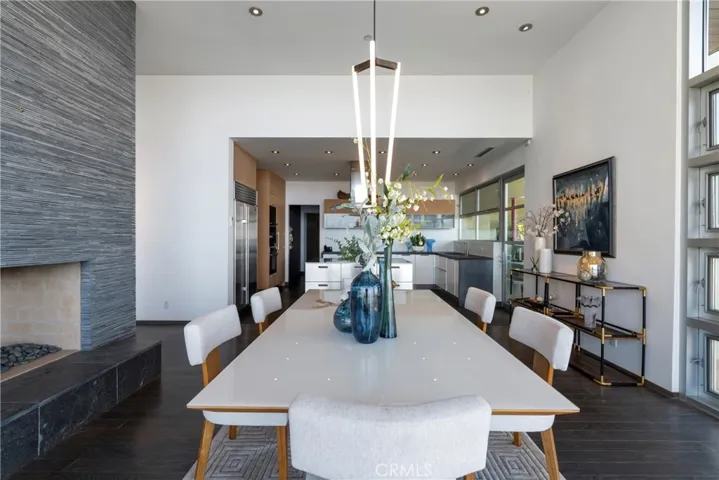 21826 Castlewood Drive, Malibu, California 90265