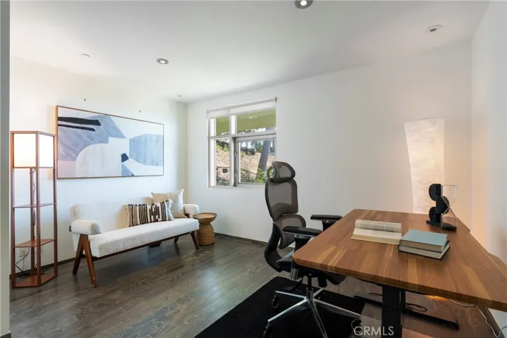 21826 Castlewood Drive, Malibu, California 90265