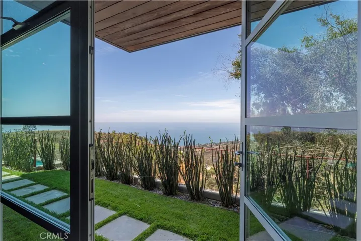 21826 Castlewood Drive, Malibu, California 90265