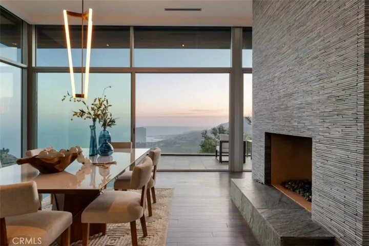 21826 Castlewood Drive, Malibu, California 90265