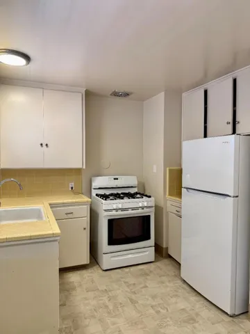 915 Padre Drive, Salinas, California 93901