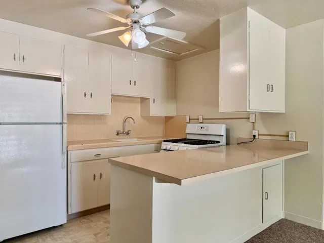 915 Padre Drive, Salinas, California 93901