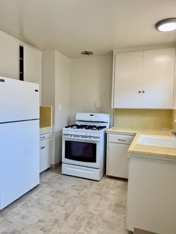 915 Padre Drive, Salinas, California 93901