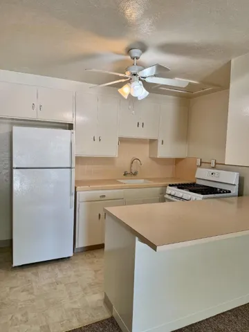 915 Padre Drive, Salinas, California 93901