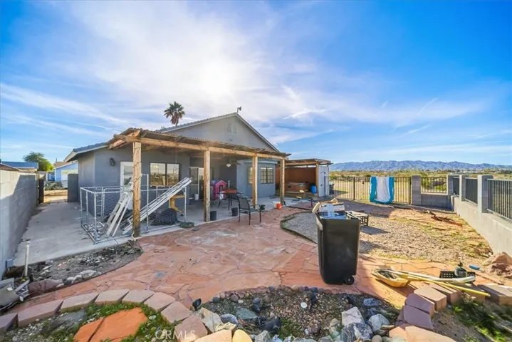 1348 Redwood, Needles, California 92363