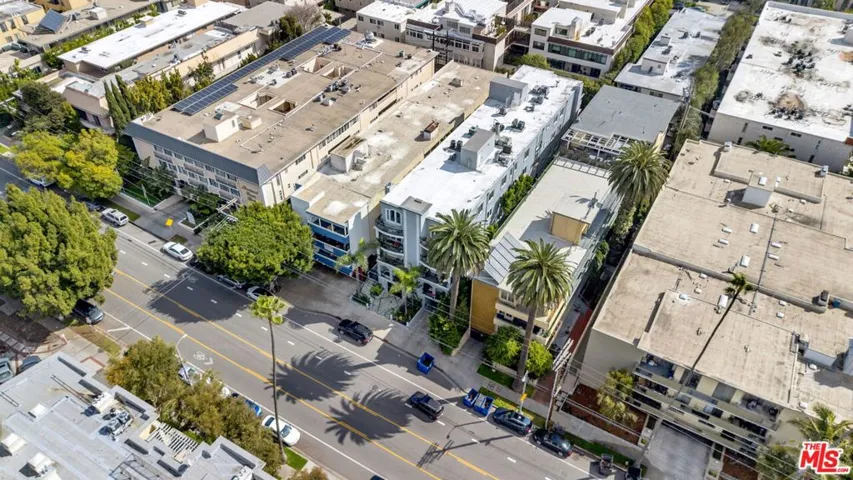 11952 Montana Avenue 303, Los Angeles, California 90049