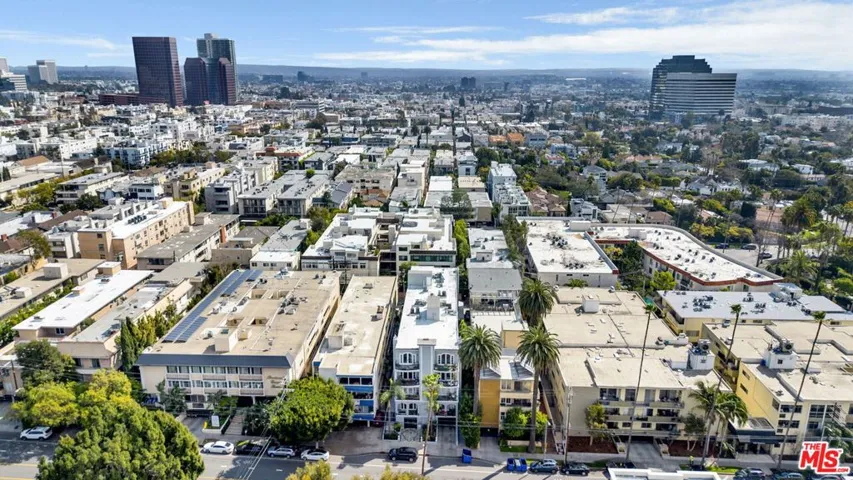 11952 Montana Avenue 303, Los Angeles, California 90049