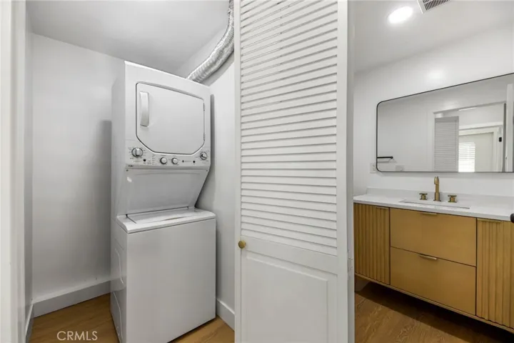 1107 E 3rd Unit #9, Long Beach, California 90802