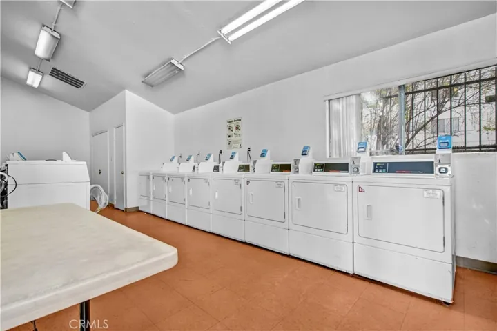 5700 Etiwanda Avenue 282, Tarzana, California 91356
