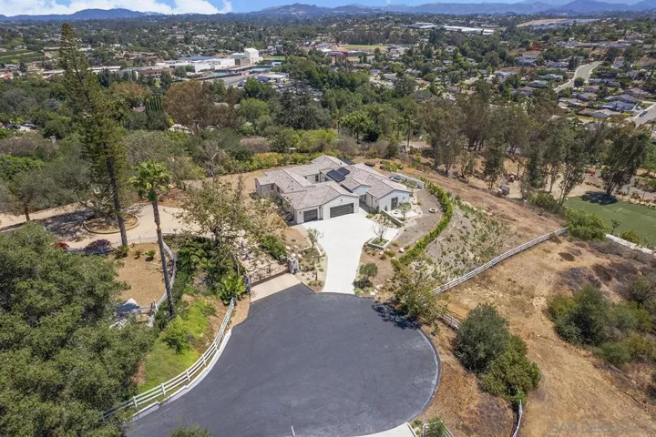 588 Twin Country Ln, Fallbrook, California 92028 — photo 4