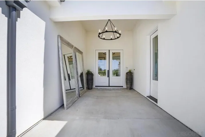 588 Twin Country Ln, Fallbrook, California 92028
