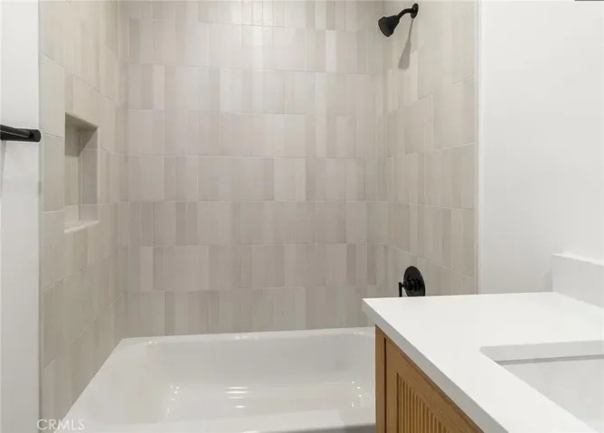 1827 E 4 Street Unit #18, Long Beach, California 90802