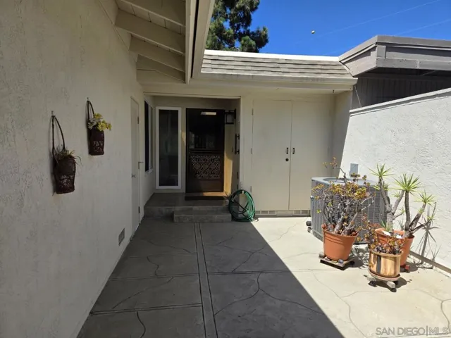 6267 Caminito Juanico, San Diego, California 92111