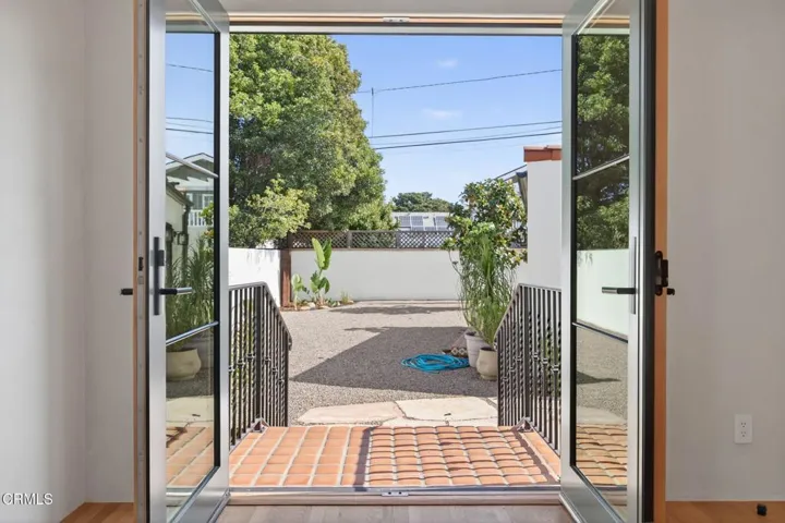 34-web-or-mls-UpmarketMedia_622e-121