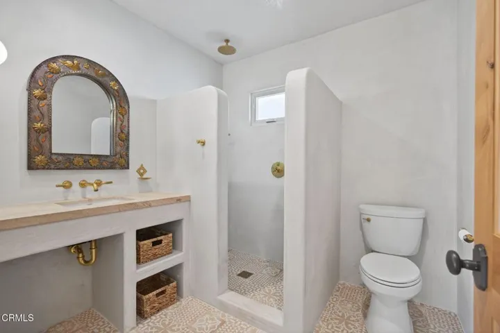18-web-or-mls-UpmarketMedia_622e-075