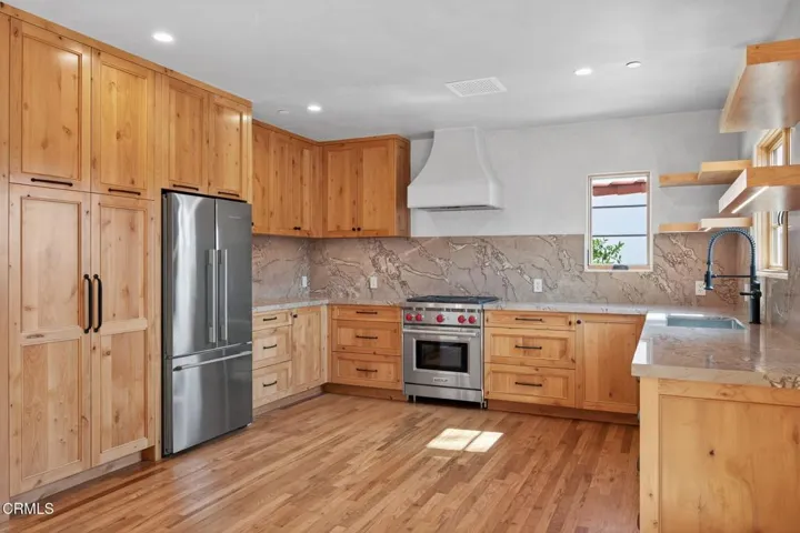 23-web-or-mls-UpmarketMedia_622e-088