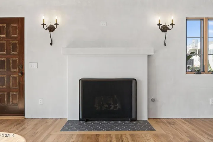 10-web-or-mls-UpmarketMedia_622e-049