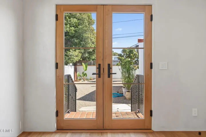 33-web-or-mls-UpmarketMedia_622e-120