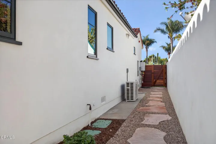 42-web-or-mls-UpmarketMedia_622e-145