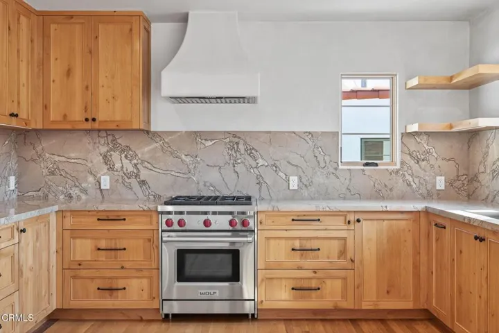 24-web-or-mls-UpmarketMedia_622e-093