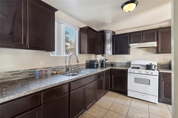 Spacious kitchen with plenty of cabinet space