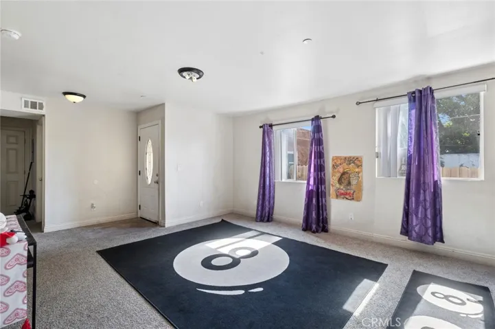 Light and Bright Living Room