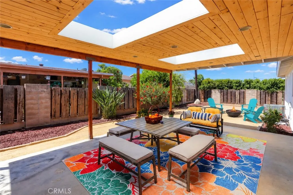 firepit and chairs virtually placed