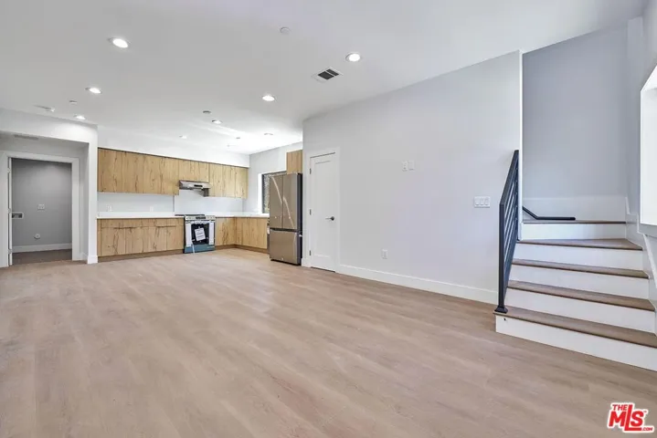 102 Marion Boulevard Adu, Fullerton, California 92835