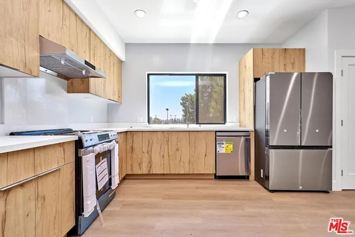 102 Marion Boulevard Adu, Fullerton, California 92835