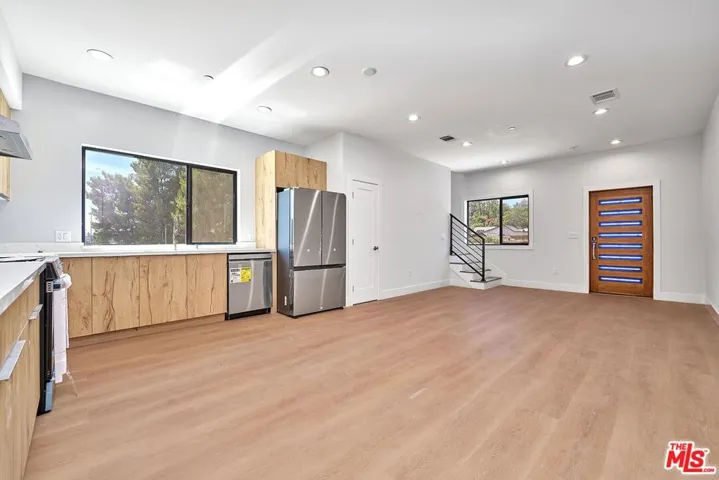 102 Marion Boulevard Adu, Fullerton, California 92835