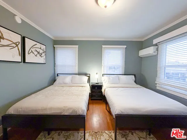 942 S Bronson Avenue, Los Angeles, California 90019