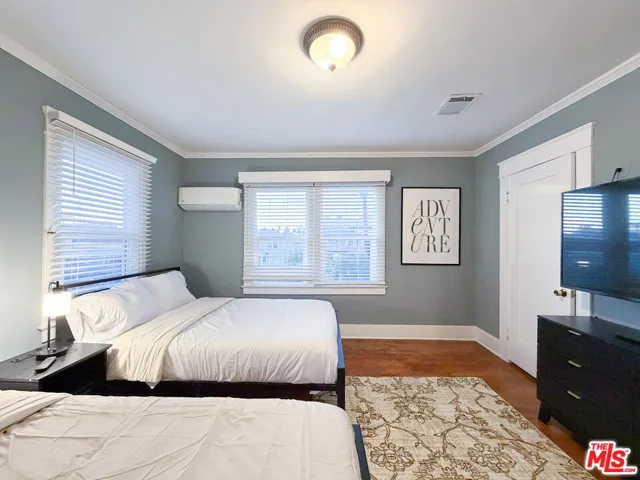 942 S Bronson Avenue, Los Angeles, California 90019