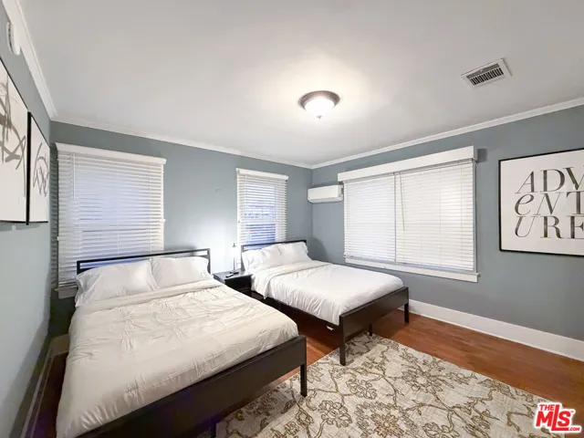 942 S Bronson Avenue, Los Angeles, California 90019
