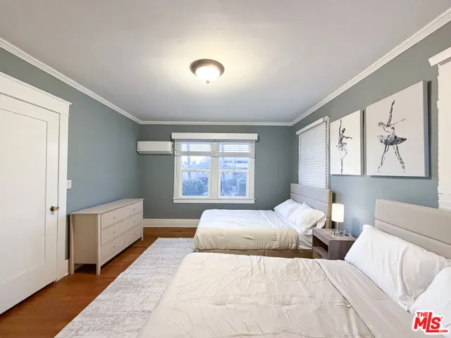 942 S Bronson Avenue, Los Angeles, California 90019