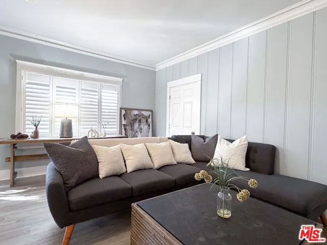 942 S Bronson Avenue, Los Angeles, California 90019