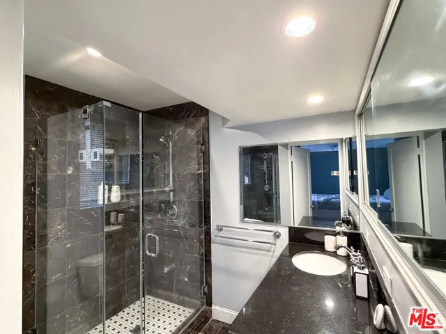942 S Bronson Avenue, Los Angeles, California 90019