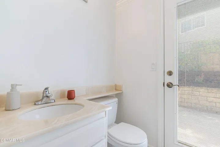 403 Blackhawk Dr-15