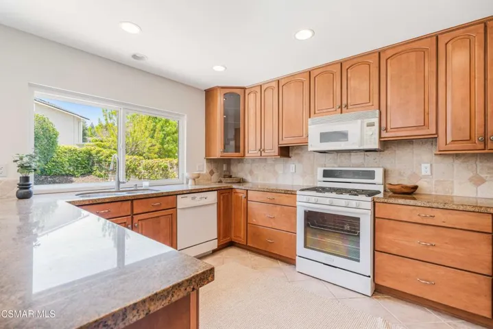 403 Blackhawk Dr-9