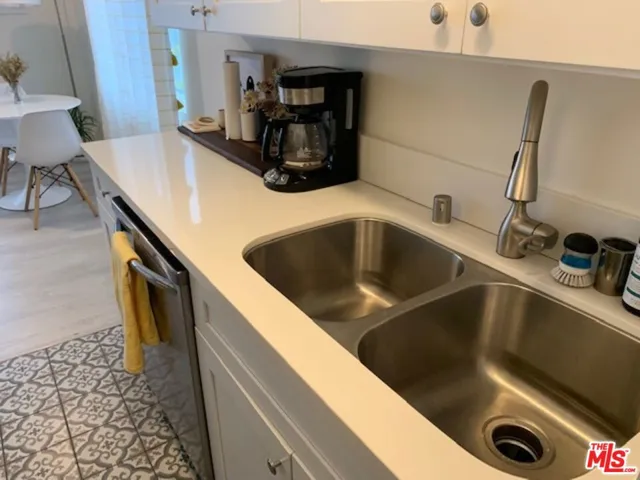 2106 Pisani Place, Los Angeles, California 90291