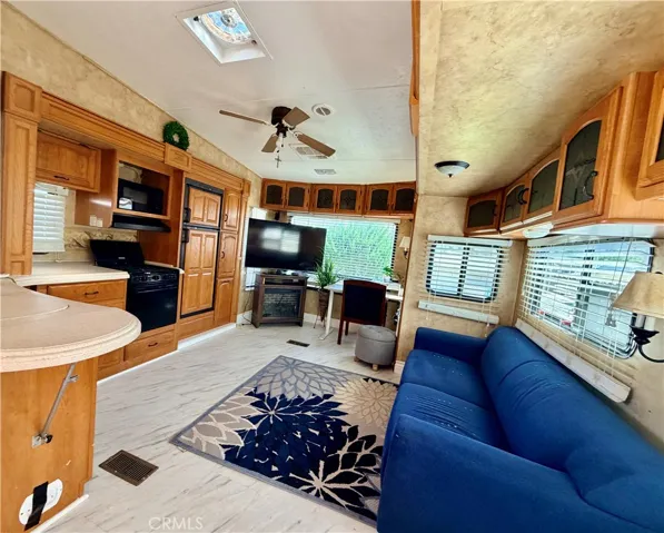 827 Deerwood Drive, San Jacinto, California 92583