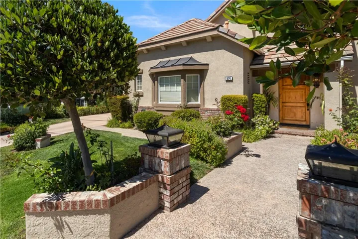 574 Oak Tree Court, Simi Valley, California 93065
