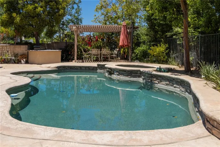 574 Oak Tree Court, Simi Valley, California 93065