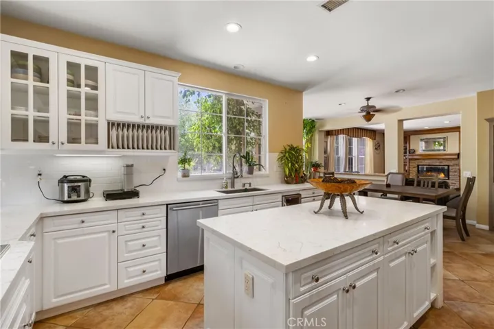 574 Oak Tree Court, Simi Valley, California 93065