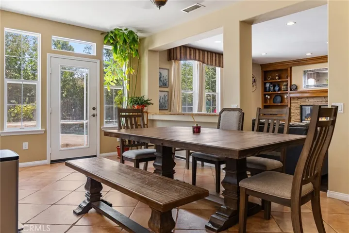 574 Oak Tree Court, Simi Valley, California 93065