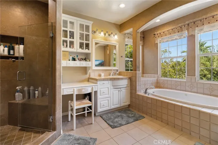 574 Oak Tree Court, Simi Valley, California 93065