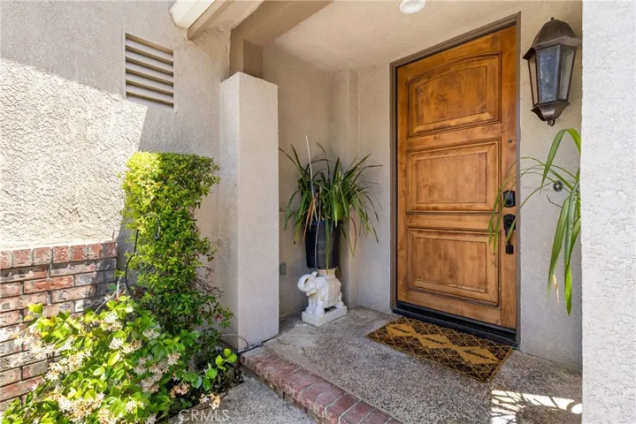 574 Oak Tree Court, Simi Valley, California 93065