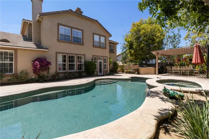 574 Oak Tree Court, Simi Valley, California 93065
